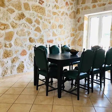 Apartment πέτρινη ιδιωτική με πισίνα Pouládes