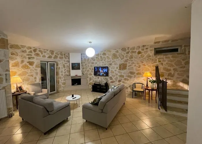 Apartment πέτρινη ιδιωτική με πισίνα Pouládes