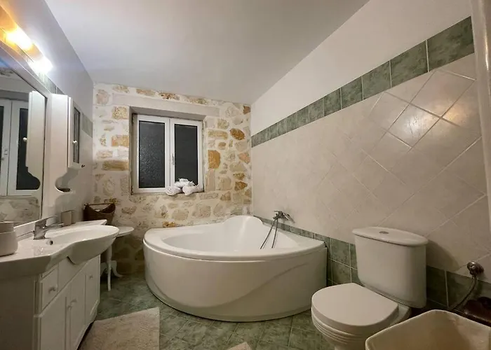 Apartment πέτρινη ιδιωτική με πισίνα
