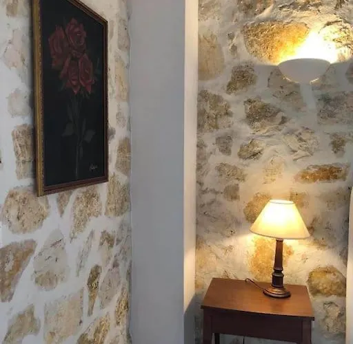 πέτρινη ιδιωτική με πισίνα Apartment *