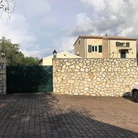 Apartment πέτρινη ιδιωτική με πισίνα