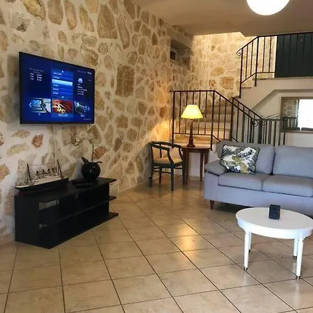 Apartmán πέτρινη ιδιωτική με πισίνα *