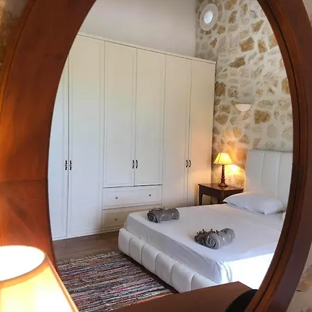 Apartmán πέτρινη ιδιωτική με πισίνα *