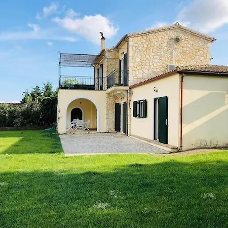 Apartmán πέτρινη ιδιωτική με πισίνα Pouládes