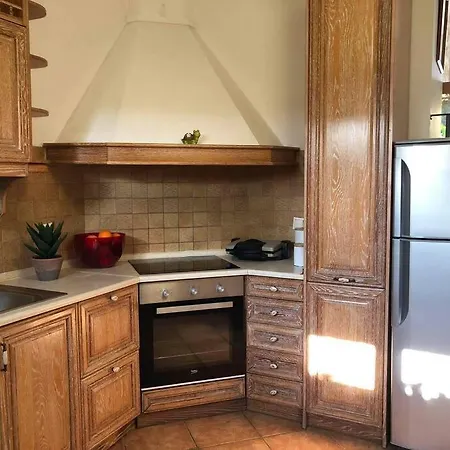 πέτρινη ιδιωτική με πισίνα 아파트 *