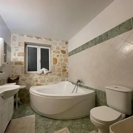 아파트 πέτρινη ιδιωτική με πισίνα